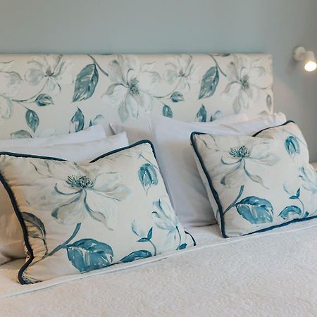 Revive On Oakview Boutique Beauty And Accommodation Ashburton Exteriör bild