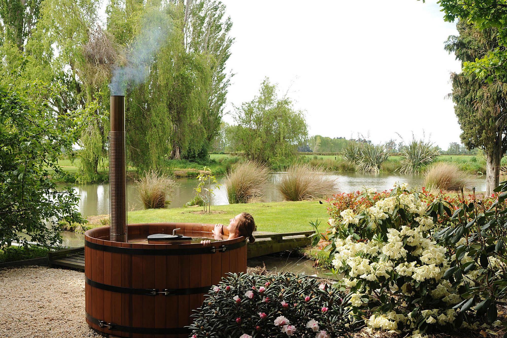 Revive On Oakview Boutique Beauty And Accommodation Ashburton Exteriör bild